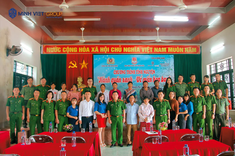 Đồng hành cùng những màu áo xanh lan tỏa hành trình yêu thương